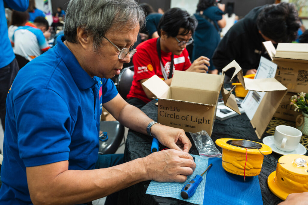 Liter of Light Solar Lamp Building Event