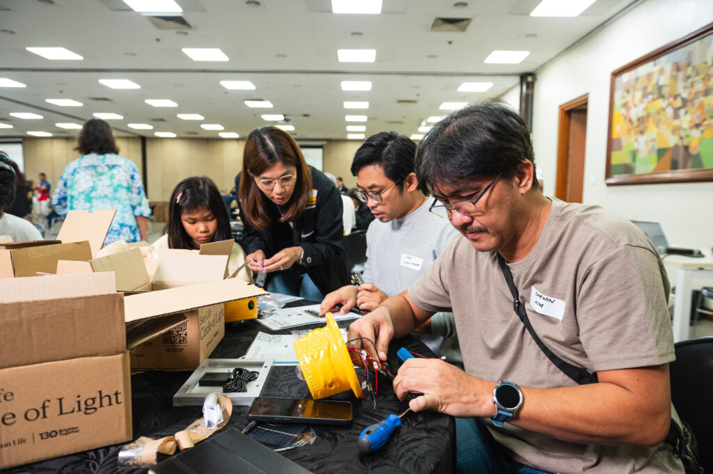 Liter of Light Solar Lamp Building Event