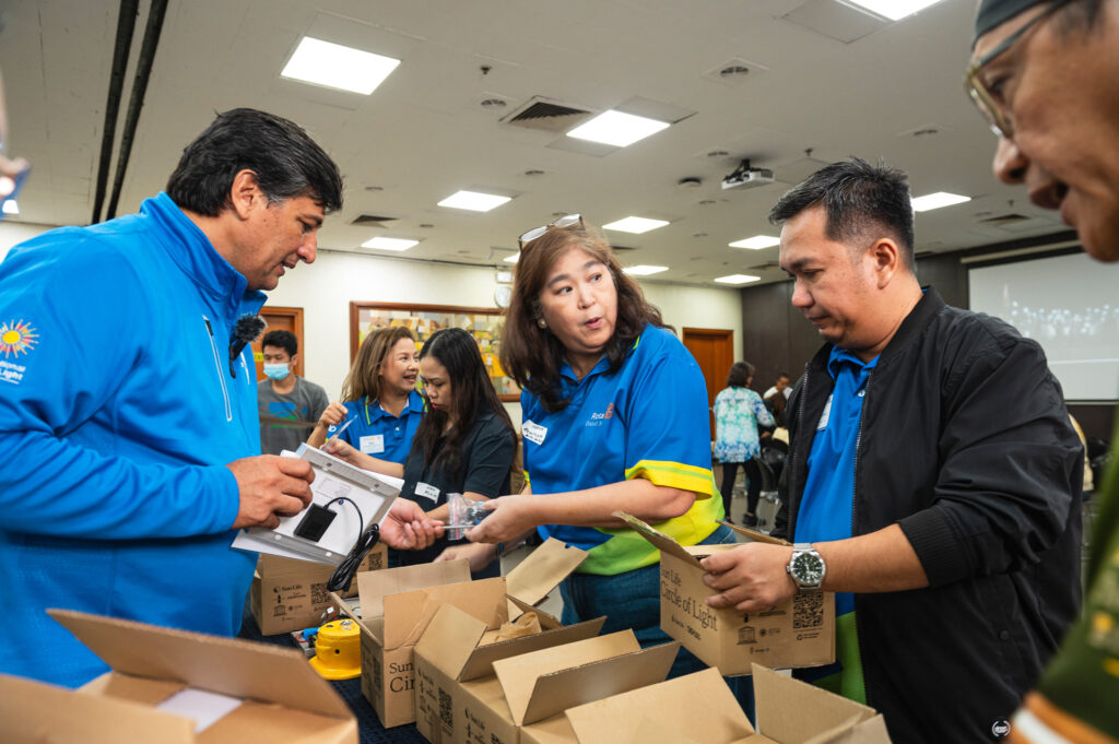 Liter of Light Solar Lamp Building Event